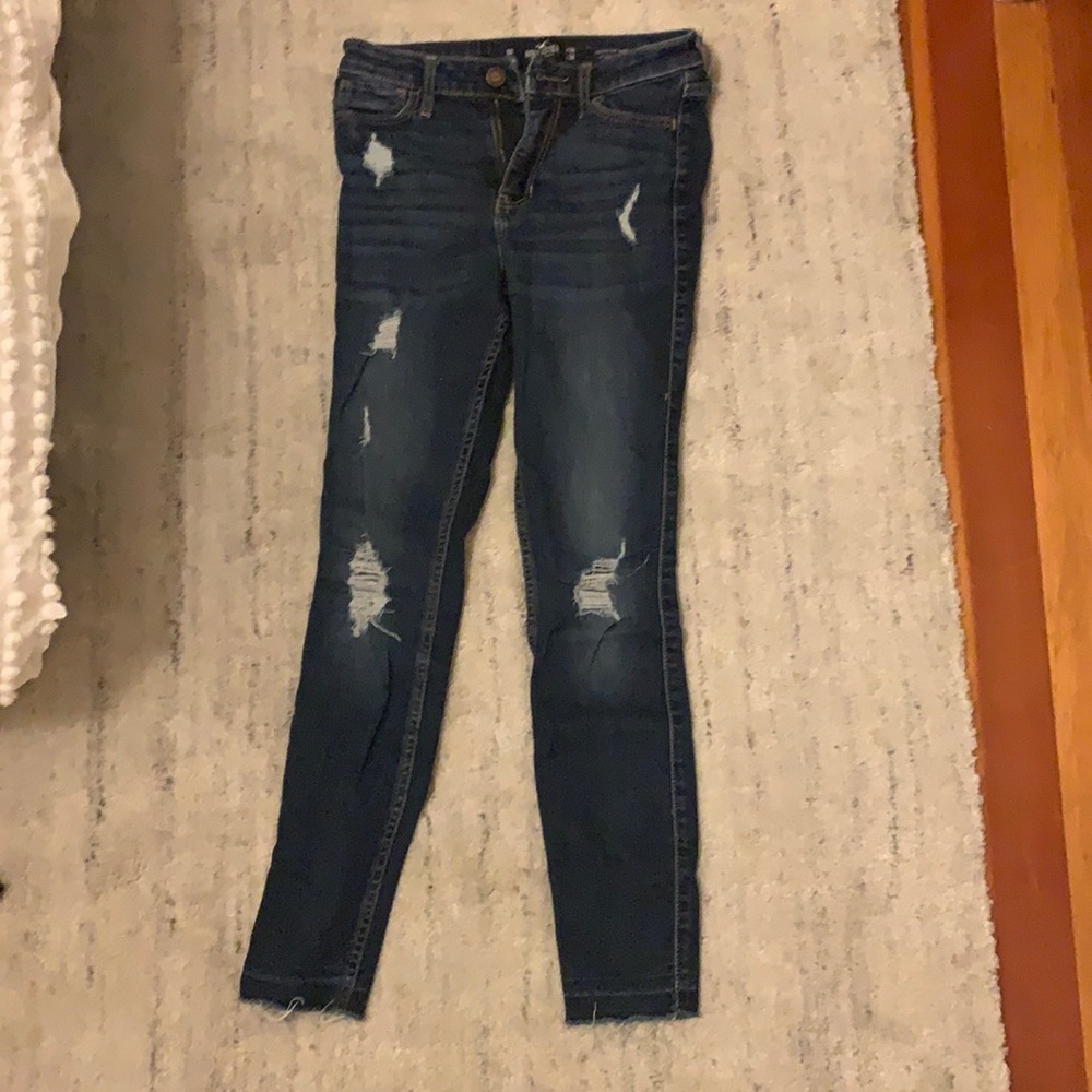 Dark denim skinny ripped jeans!